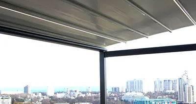Пергола Alto 500 з видом на місто